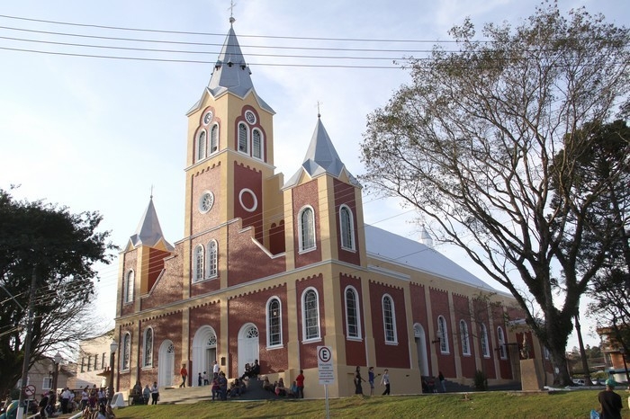 Vem aí a nova estação: Outono terá temperaturas mais amenas do que 2024 e chuva abaixo da média no Paraná