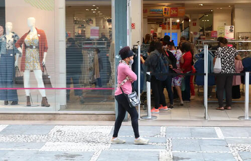 Regra sobre trabalho no comércio aos domingos e feriados entra em vigor em julho