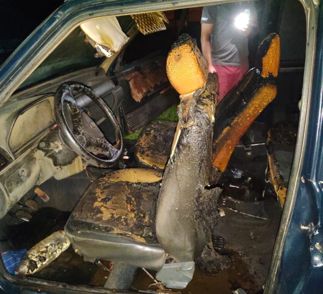 Suspeita de incêndio criminoso em carro de Mafra