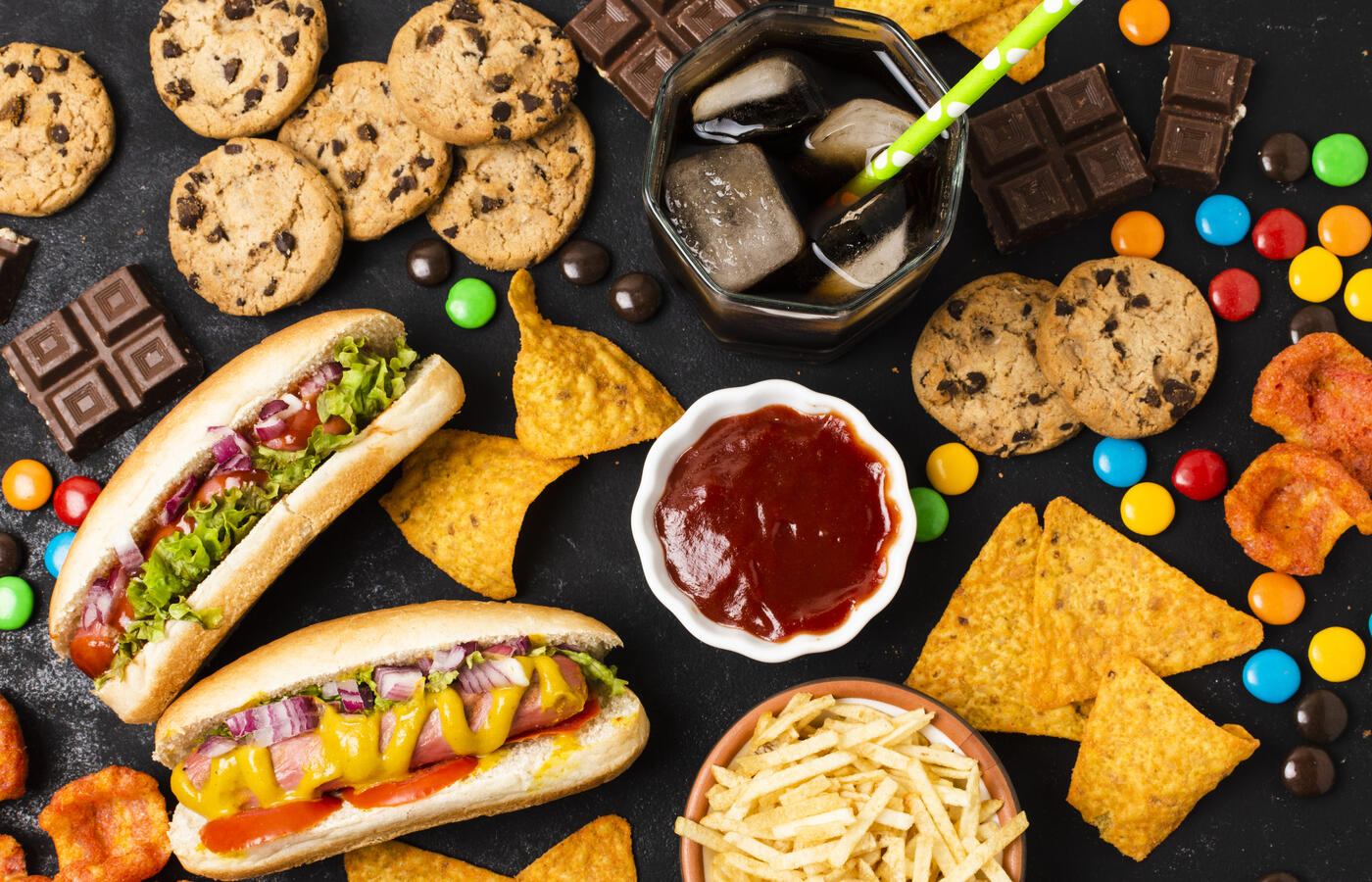 Ultraprocessados: alerta nas embalagens sobre risco de câncer poderá ser obrigatório