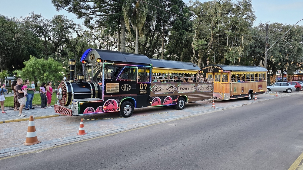 ​Trenzinho da Alegria deixa o Natal de Rio Negro ainda mais animado